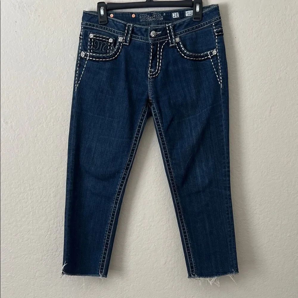 Like New! Miss Me Mid-Rise Skinny Jeans in Size 28